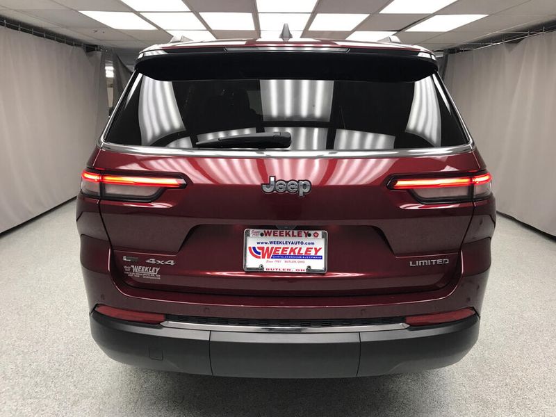 Used 2022 Jeep Grand Cherokee L LimitedImage 12