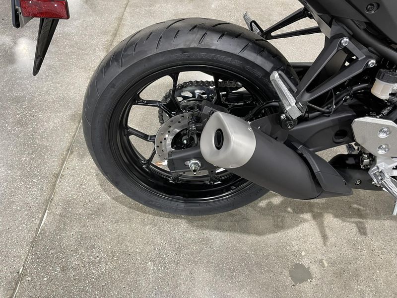 New 2025 Yamaha YZF-R3 ABS Image 11