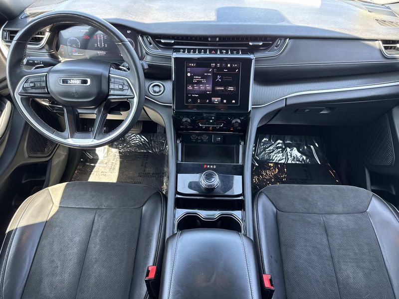 Used 2023 Jeep Grand Cherokee Altitude 4x4