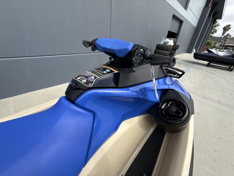 2025 Sea-Doo WAKE PRO 230 (SOUND SYSTEM) Image 1