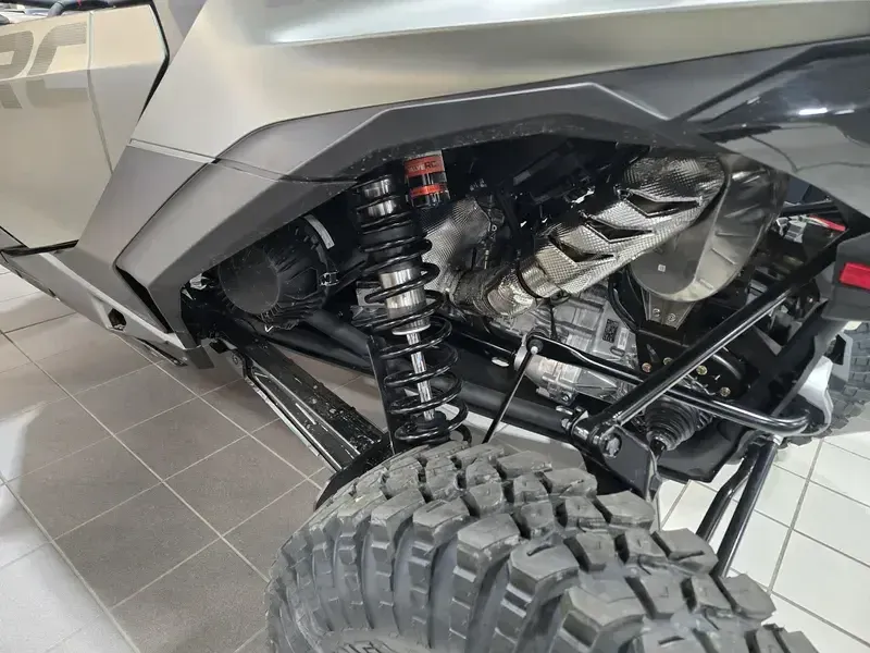 NEW 2026 CAN-AM MAVERICK R X RC WITH SMARTSHOX 999T DCT Image 24