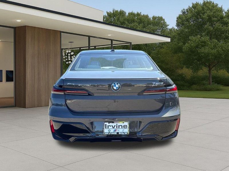 New 2026 BMW 7 Series 750e xDriveImage 10