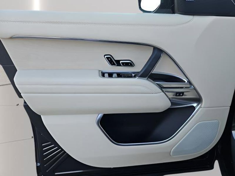 Used 2023 Land Rover Range Rover SE