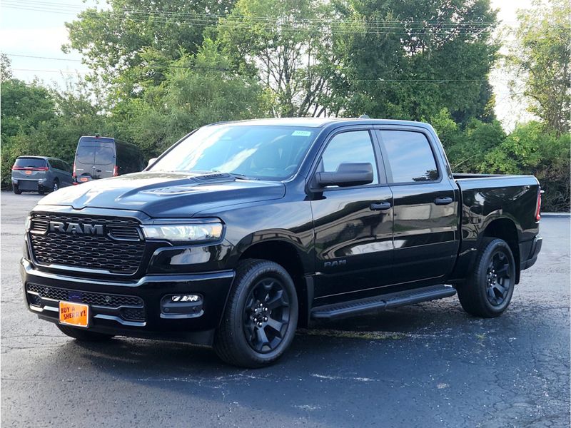 New 2026 RAM 1500 Express Crew Cab 4x4 5'7' Box