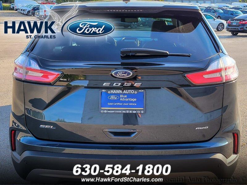 2022 Ford Edge SEL photo 5