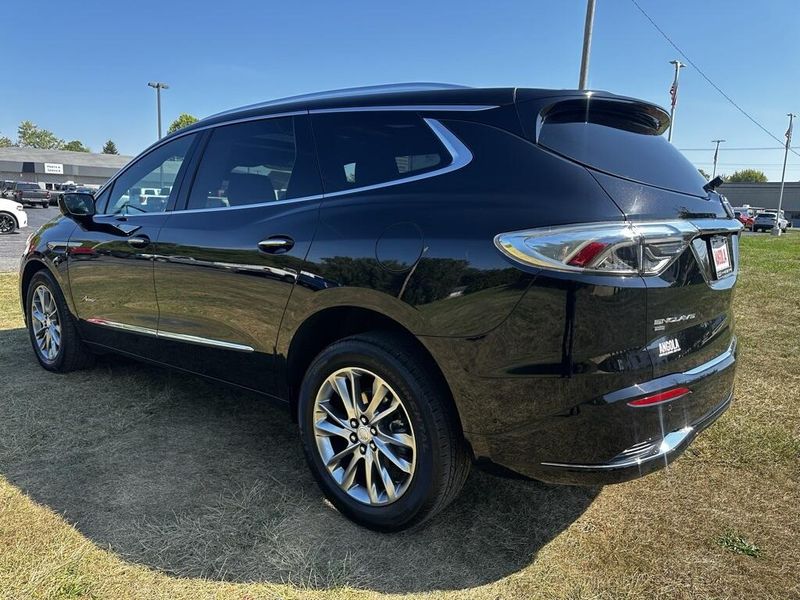 2022 Buick Enclave Avenir photo 5