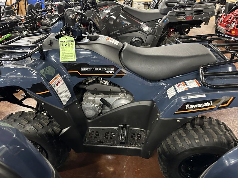 2025 Kawasaki BRUTE FORCE 300 GRAYISH BLUEImage 7