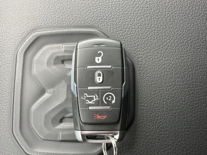 2023 RAM 1500 LaramieImage 31