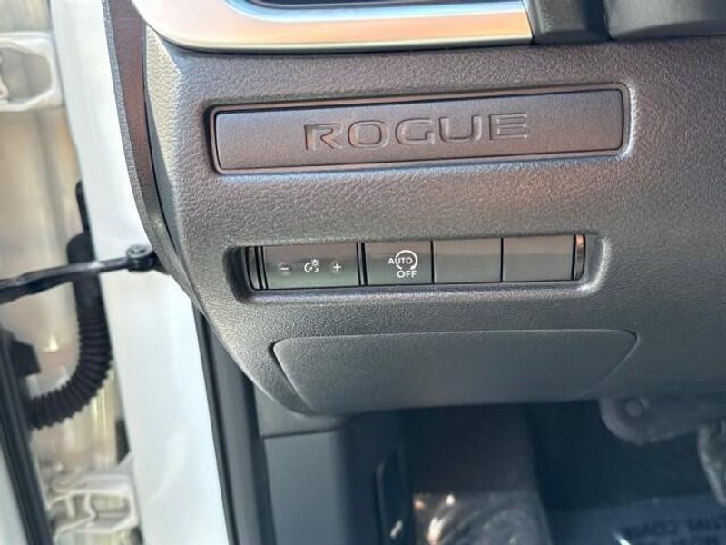 2024 Nissan Rogue S photo 10