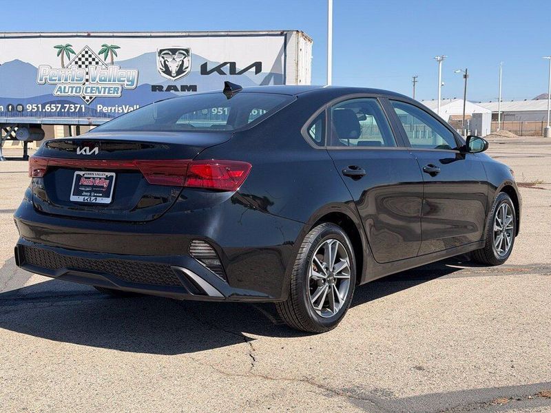 Used 2023 Kia Forte LXSImage 7