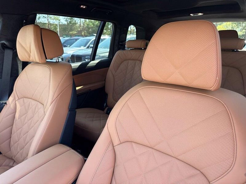 New 2027 BMW X7 xDrive40iImage 19