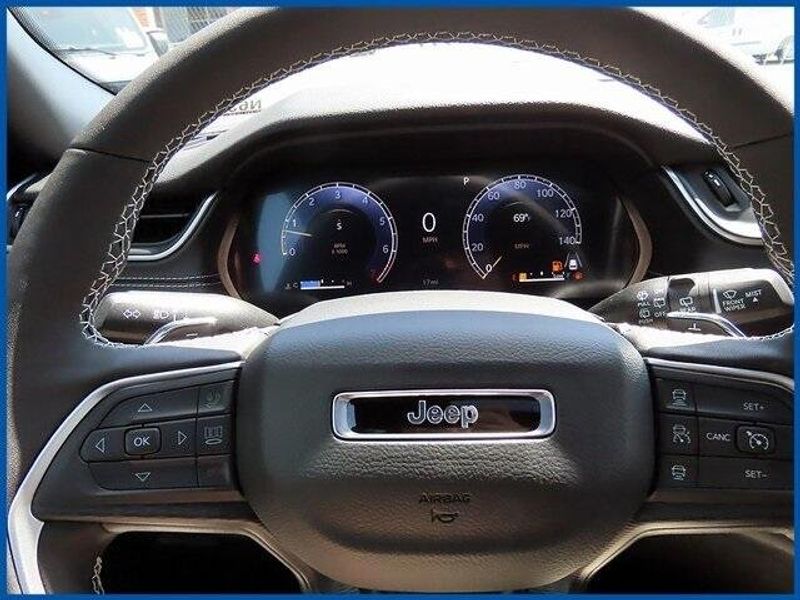 2025 Jeep Grand Cherokee AltitudeImage 16