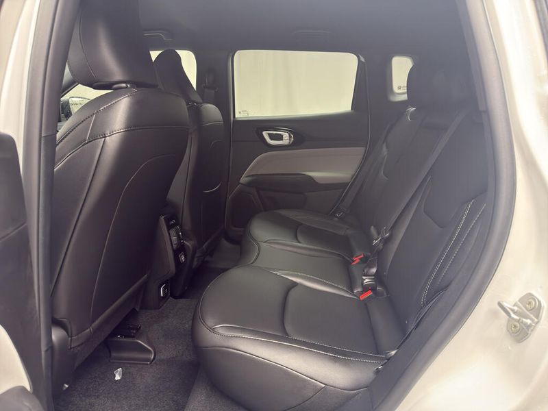 New 2026 Jeep Compass Limited 4x4Image 12