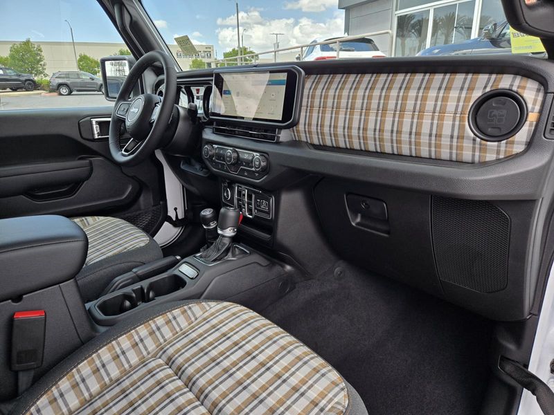 New 2026 Jeep Wrangler 4-door 85th Anniversary Edition