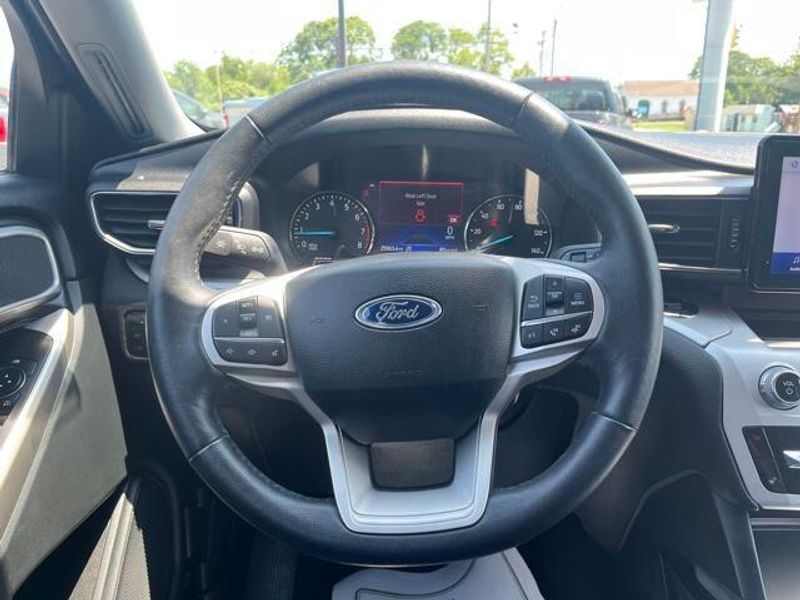 Used 2024 Ford Explorer XLT