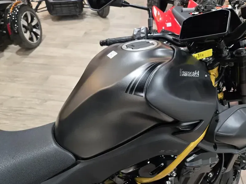 NEW 2026 KAWASAKI Z900 ABS Image 4