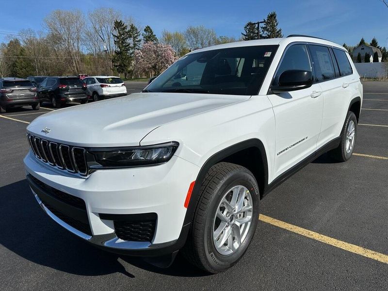 2025 Jeep Grand Cherokee L Laredo X 4x4Image 5