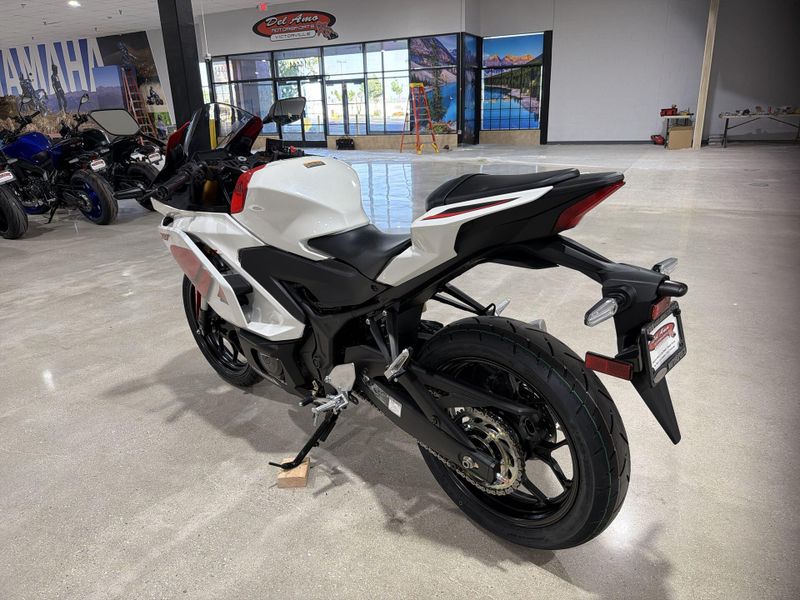 New 2026 Yamaha YZF-R3 ABS Image 15