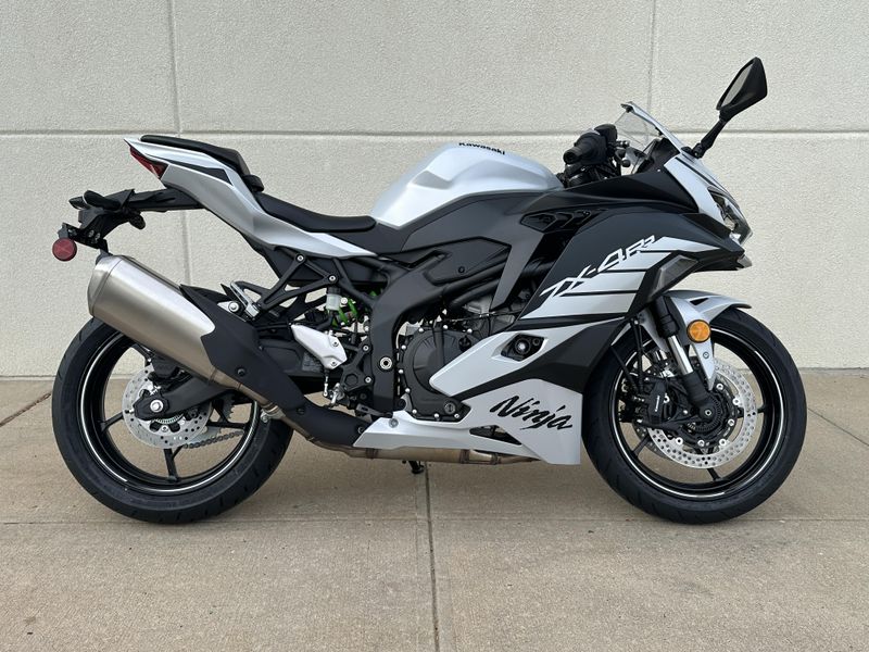 2025 Kawasaki Ninja ZX4RR ABSImage 2