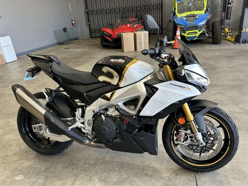 Used 2024 Aprilia TUONO V4 FACTORY 1100 Image 11