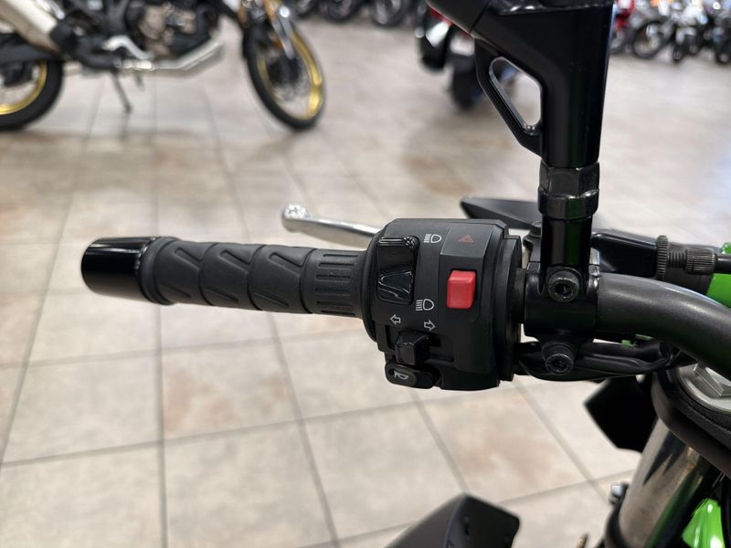 Used 2024 Kawasaki Z500 ABS Image 22