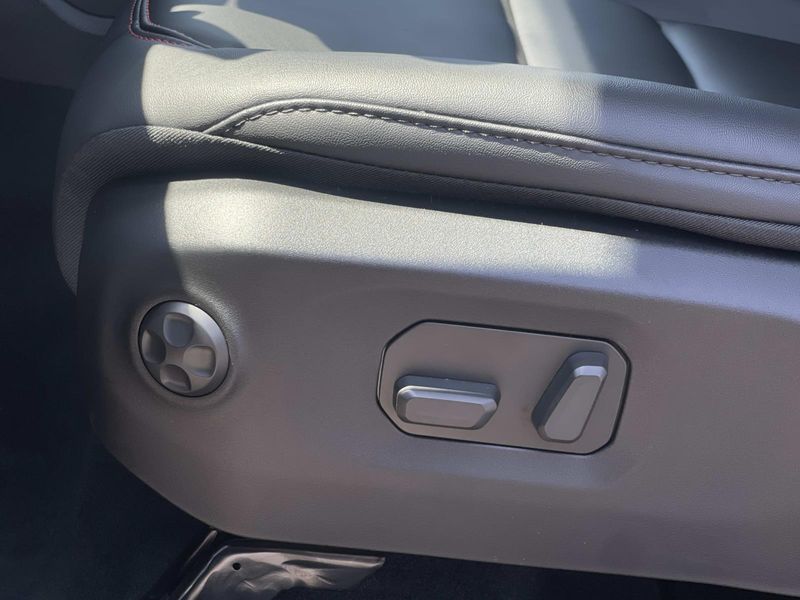 New 2026 Jeep Wrangler 4-door Rubicon X