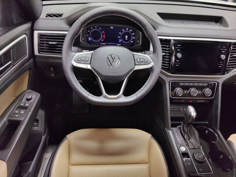 2023 Volkswagen Atlas Cross Sport SE AWD w/Sunroof Tech & Black Wheel PkgImage 21