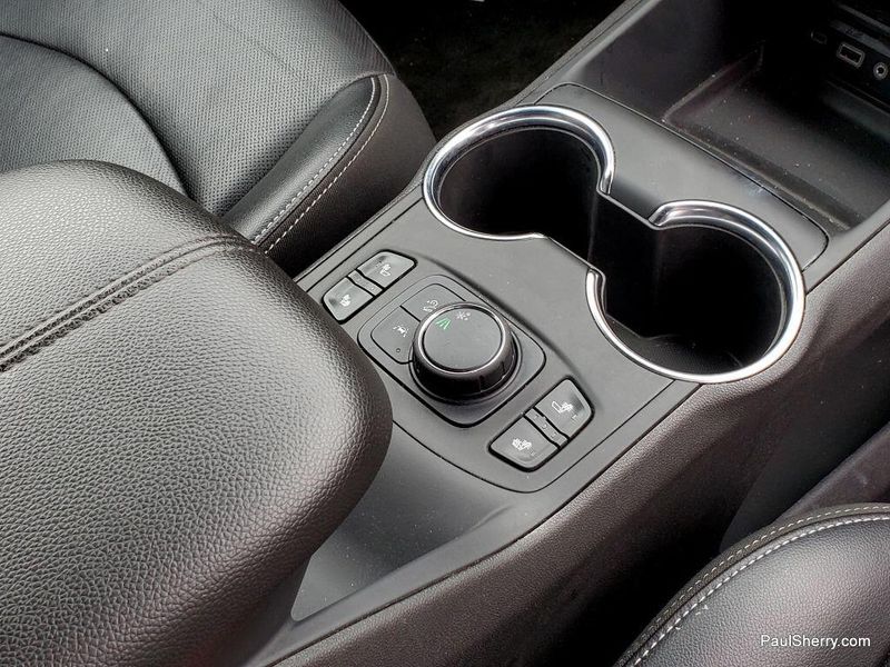 2024 GMC Terrain SLTImage 30
