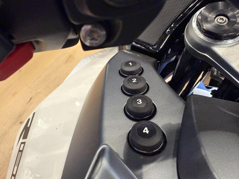 2026 BMW R 1300 RT ALPINE WHITE.. DEMO!!