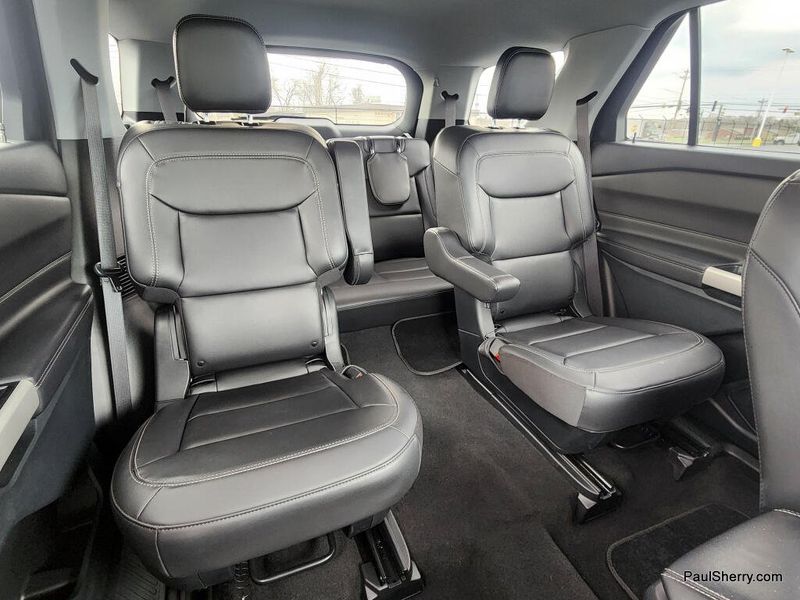 Used 2024 Ford Explorer XLT
