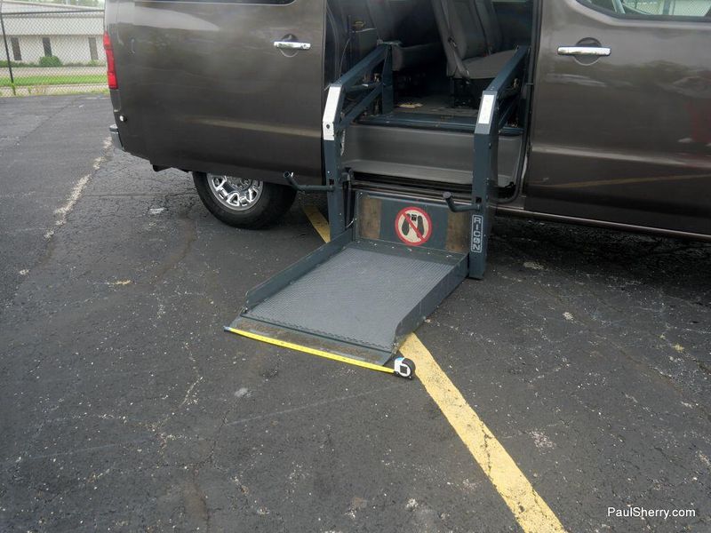2017 Nissan NV Passenger NV3500 HD SVImage 10
