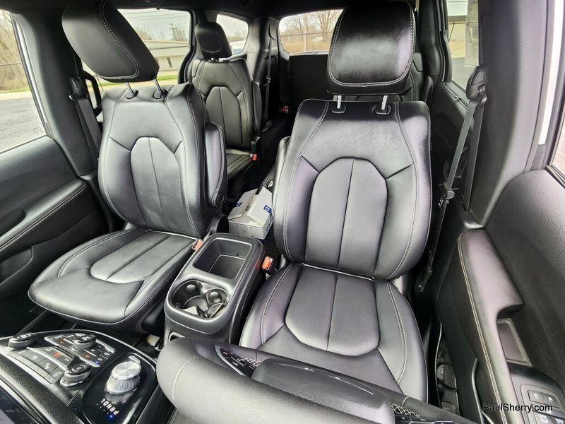 New 2026 Chrysler Voyager Lx