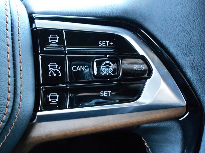 2025 Jeep Grand Cherokee Summit Reserve 4x4Image 29