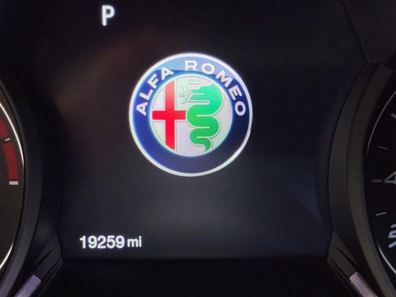 2022 Alfa Romeo Stelvio Veloce Premium AWD w/Activ AsstImage 37