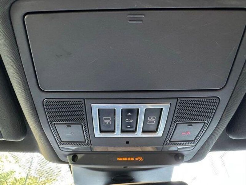 Used 2019 Land Rover Discovery HSE