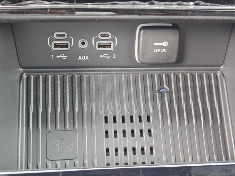 New 2026 Jeep Grand Cherokee Laredo Altitude 4x2