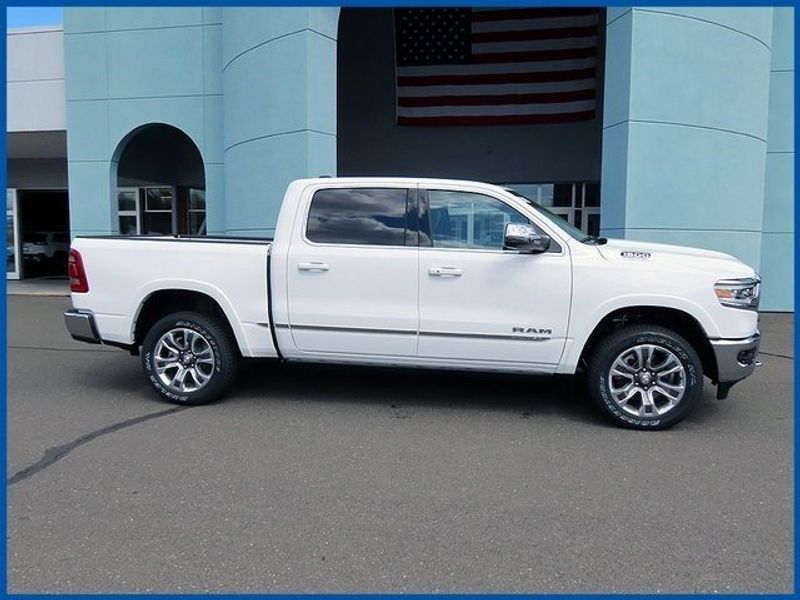 2023 RAM 1500 LimitedImage 2