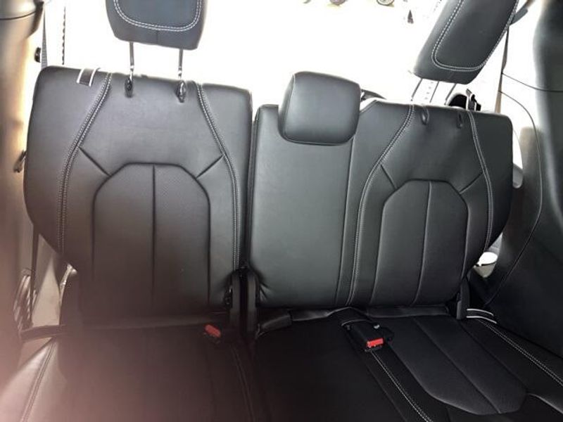 2025 Chrysler Pacifica SelectImage 17