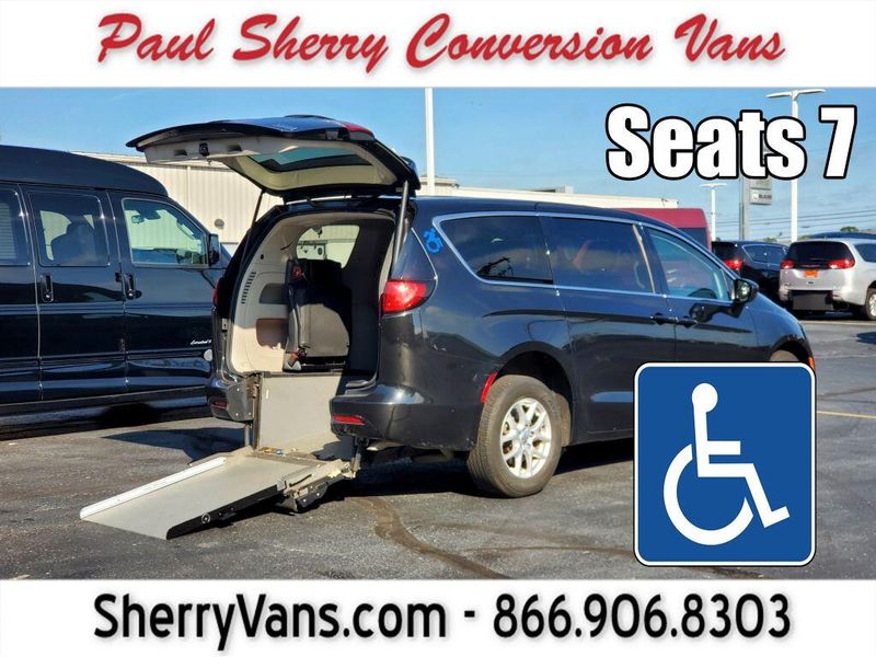 Used 2023 Chrysler Voyager LXImage 1