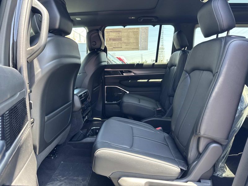 2026 Jeep Grand Wagoneer Limited Reserve 4x4