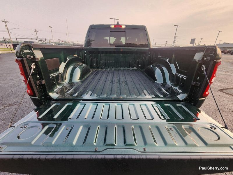 New 2026 RAM 1500 Warlock Crew Cab 4x4 5'7' Box