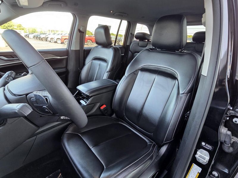 Used 2023 Jeep Grand Cherokee Limited