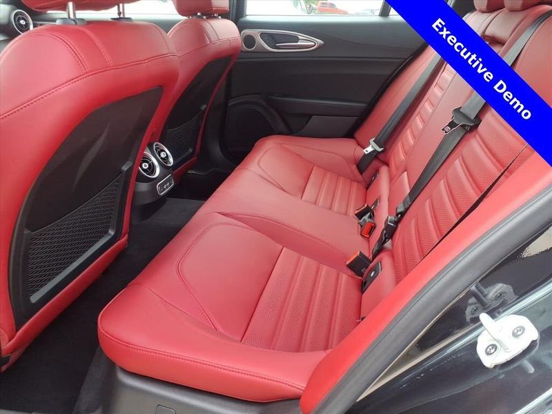 New 2025 Alfa Romeo Giulia VeloceImage 10