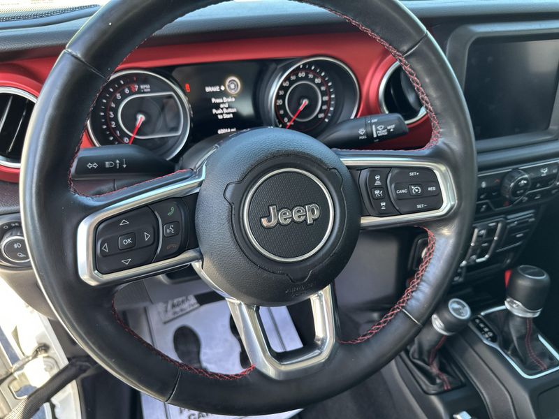 Used 2022 Jeep Gladiator RubiconImage 19