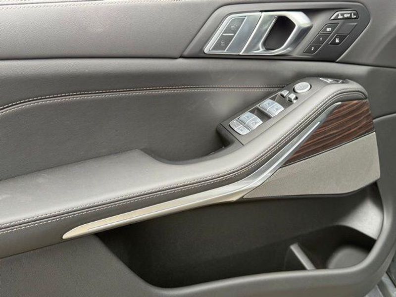 New 2026 BMW X7 xDrive40iImage 15