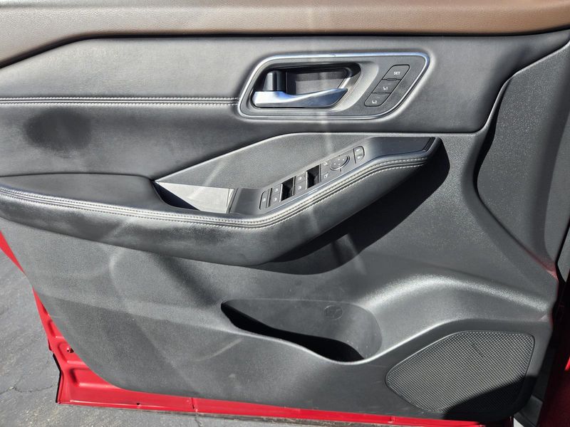 Used 2022 Nissan Rogue FWD Platinum