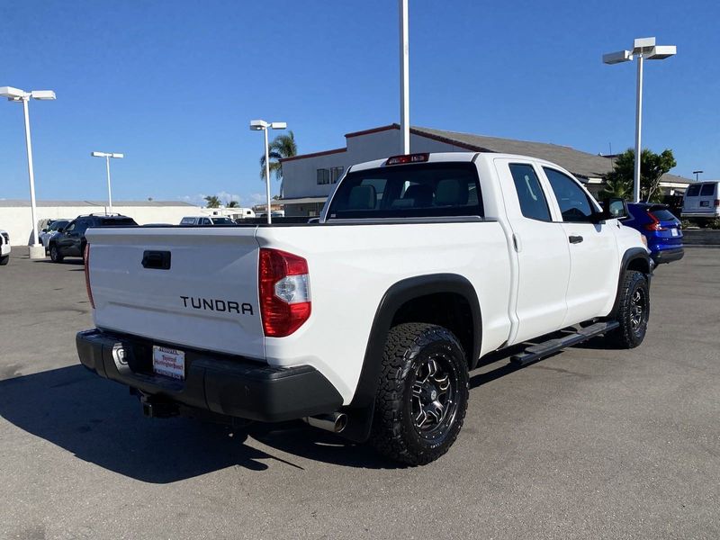 2016 Toyota Tundra SRImage 4