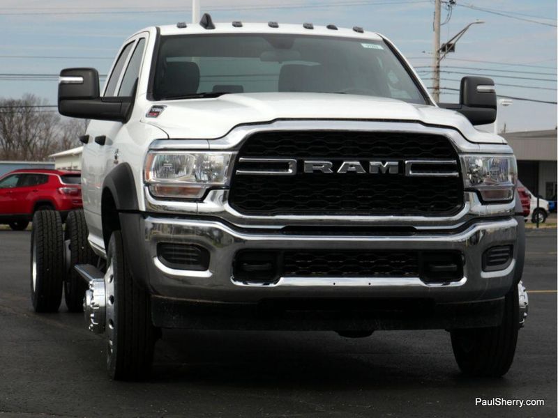 2024 RAM 5500 Tradesman Chassis Crew Cab 4x4 84