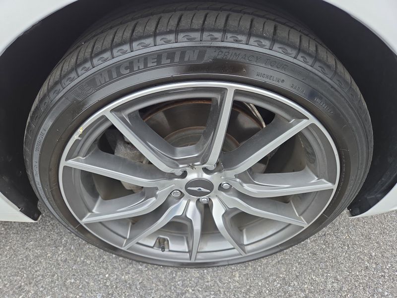 2022 Genesis G70 2.0T photo 9