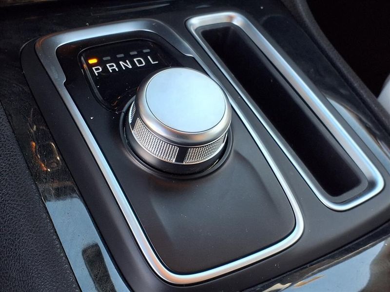 Used 2023 Chrysler 300 TouringImage 23